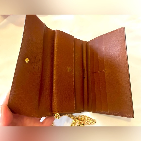 Louis Vuitton Long Wallet on Chain - Picture 4 of 6
